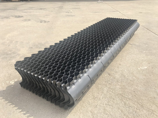 Eliminador celular de la deriva del PVC para la torre de enfriamiento 25m m 140-145m m