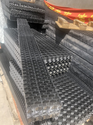 TERRAPLÉN del PVC del eliminador de la deriva del PVC de la onda del flujo cruzado para la torre de enfriamiento