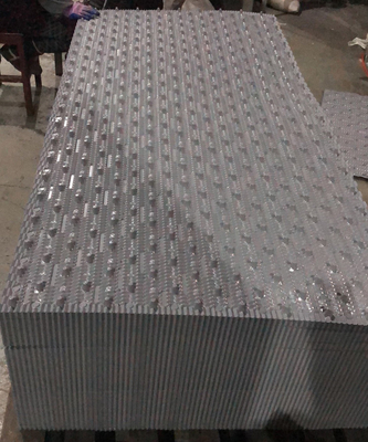 la torre de enfriamiento rígida del PVC de 750X2000m m llena la medios torre de enfriamiento del terraplén CF750